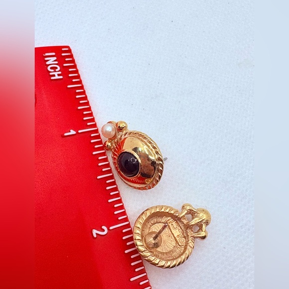 Vintage Liz Claiborne Stud Earrings Goldtone Round Rope Black & Faux Pearl 1.75” - Picture 5 of 6